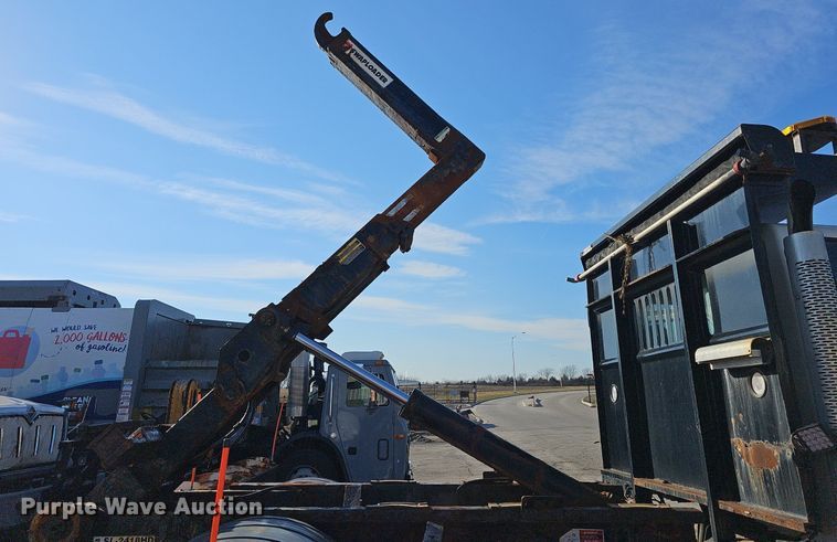 image for item DR5992 2012 International WorkStar 7400 hook lift truck