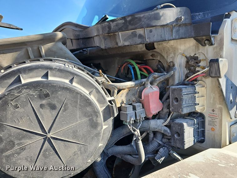 image for item DR5992 2012 International WorkStar 7400 hook lift truck