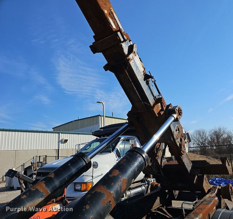 image for item DR5992 2012 International WorkStar 7400 hook lift truck