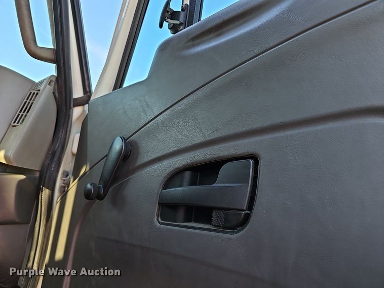 image for item DR5992 2012 International WorkStar 7400 hook lift truck