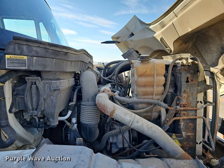 image for item DR5992 2012 International WorkStar 7400 hook lift truck