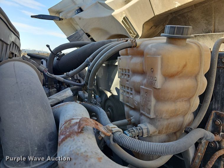 image for item DR5992 2012 International WorkStar 7400 hook lift truck