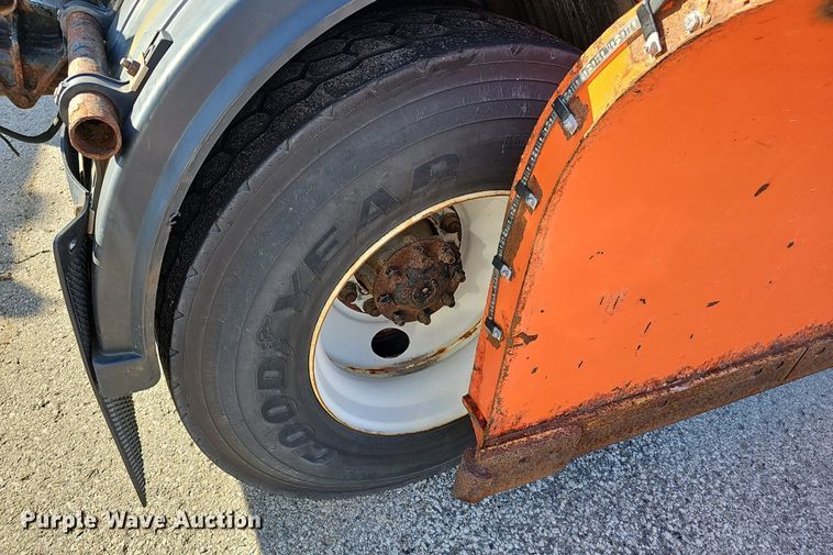 image for item DR5992 2012 International WorkStar 7400 hook lift truck