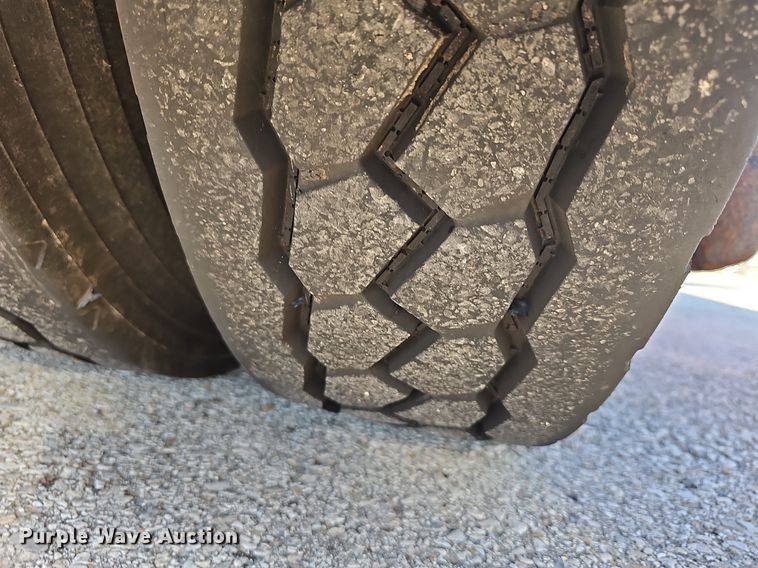 image for item DR5992 2012 International WorkStar 7400 hook lift truck