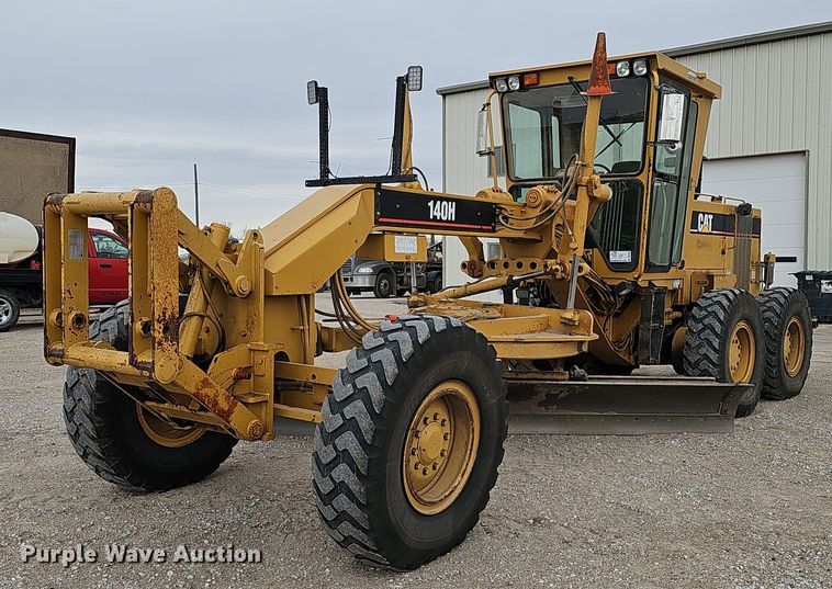 image for item DS5684 2001 Caterpillar 140H VHP  motor grader