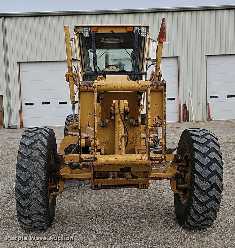 image for item DS5684 2001 Caterpillar 140H VHP  motor grader