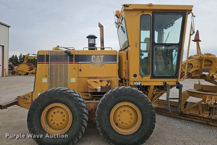 image for item DS5684 2001 Caterpillar 140H VHP  motor grader