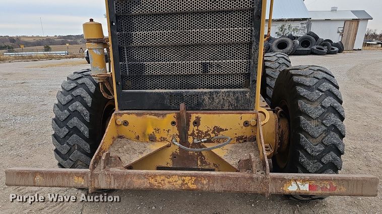 image for item DS5684 2001 Caterpillar 140H VHP  motor grader