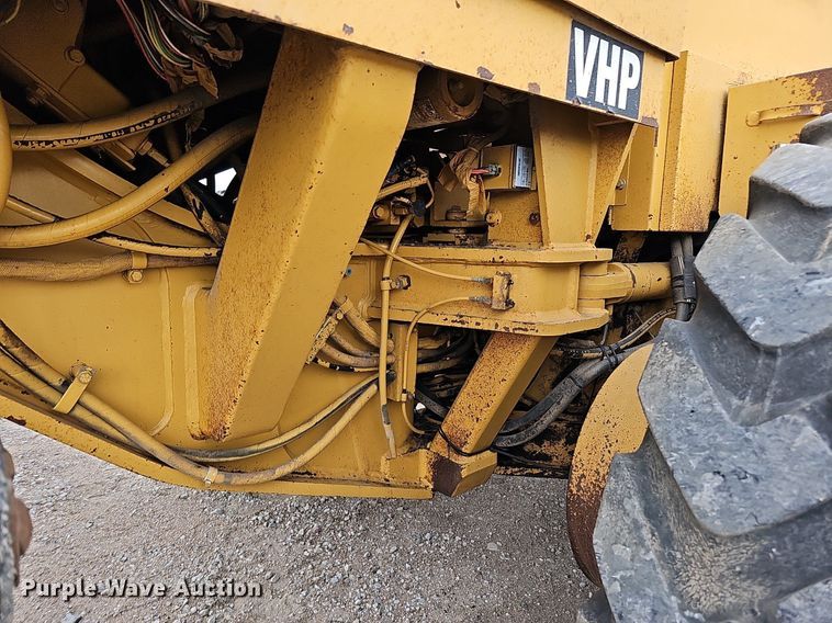 image for item DS5684 2001 Caterpillar 140H VHP  motor grader