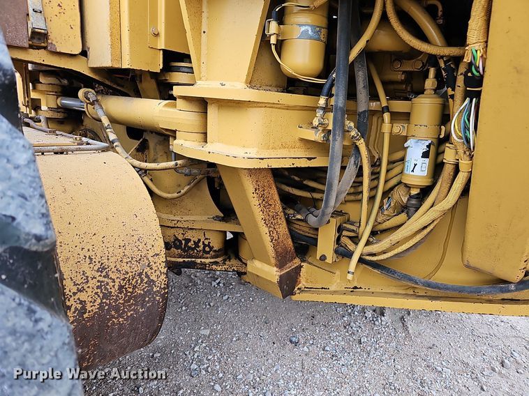 image for item DS5684 2001 Caterpillar 140H VHP  motor grader