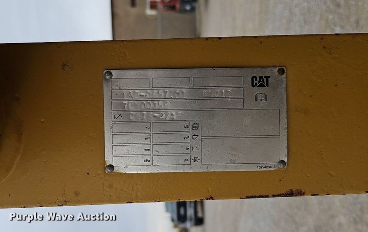 image for item DS5684 2001 Caterpillar 140H VHP  motor grader