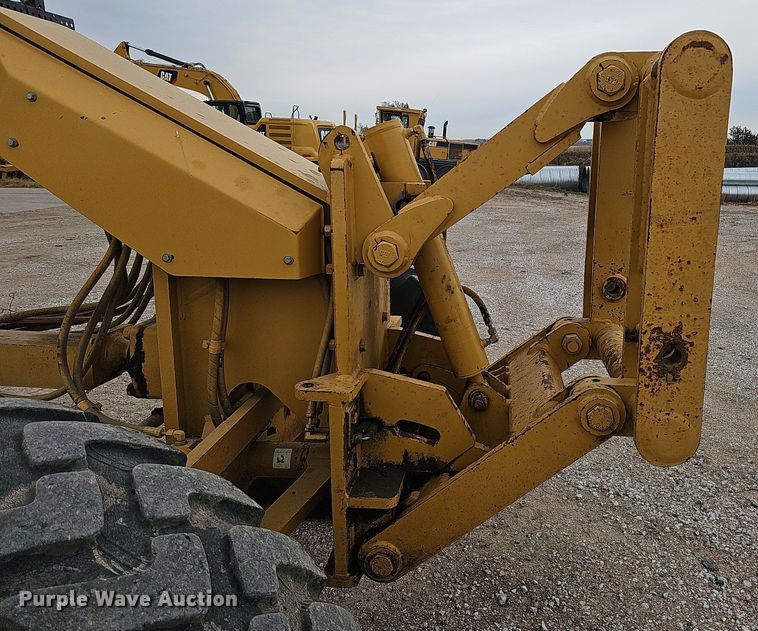 image for item DS5684 2001 Caterpillar 140H VHP  motor grader