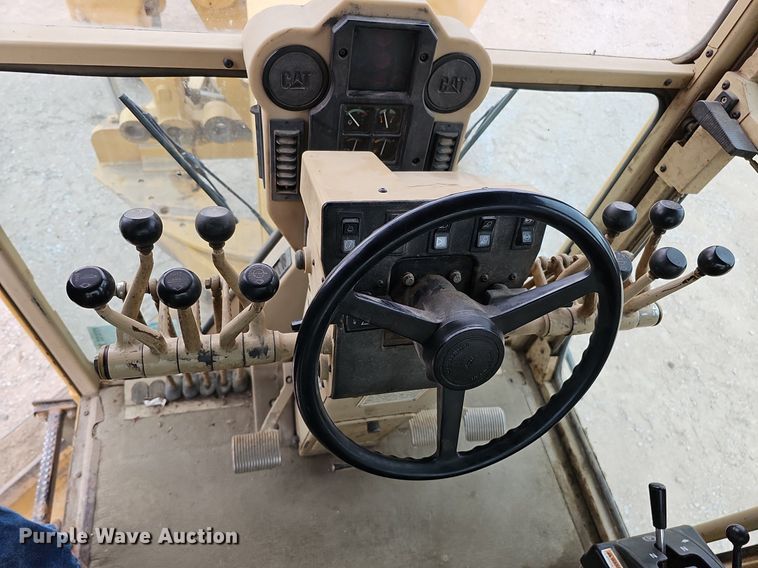 image for item DS5684 2001 Caterpillar 140H VHP  motor grader