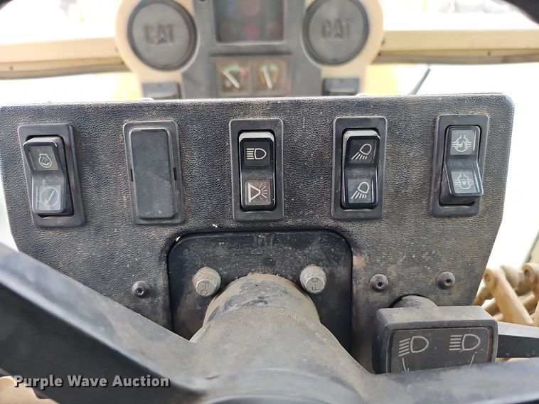 image for item DS5684 2001 Caterpillar 140H VHP  motor grader