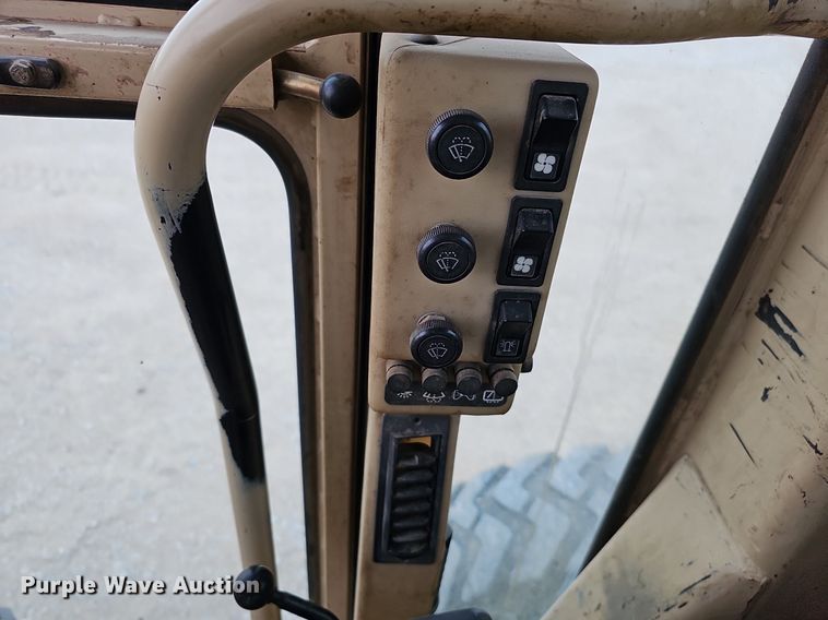 image for item DS5684 2001 Caterpillar 140H VHP  motor grader