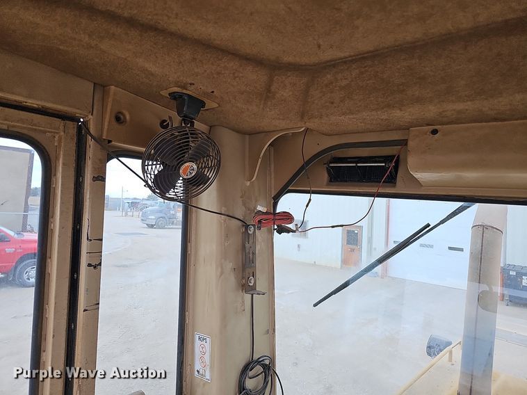 image for item DS5684 2001 Caterpillar 140H VHP  motor grader