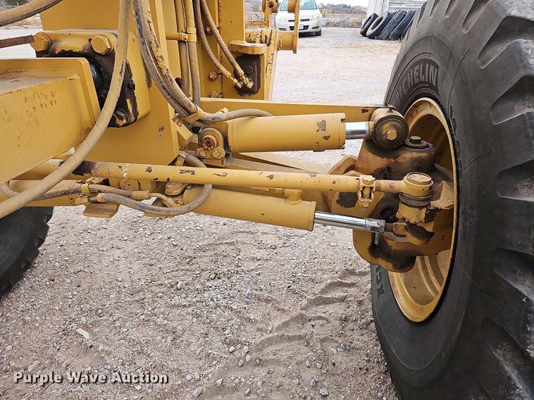 image for item DS5684 2001 Caterpillar 140H VHP  motor grader