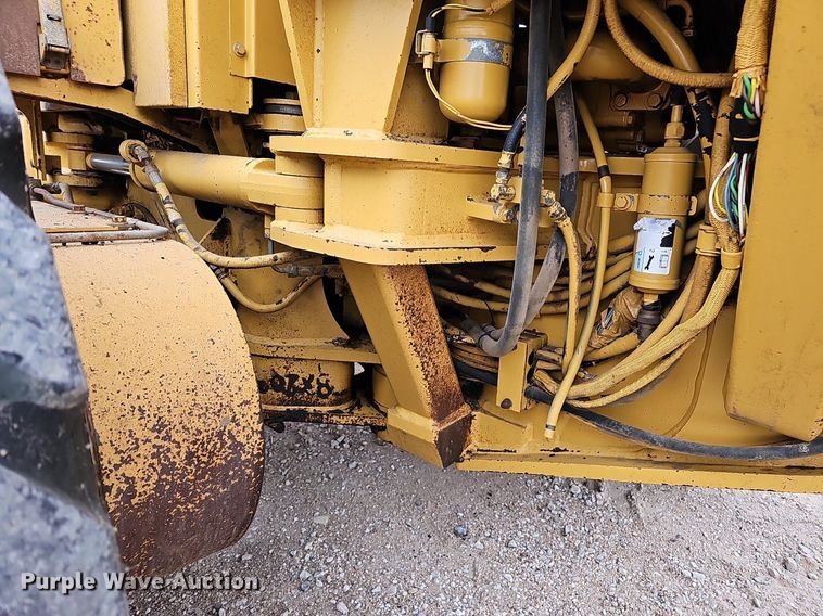 image for item DS5684 2001 Caterpillar 140H VHP  motor grader