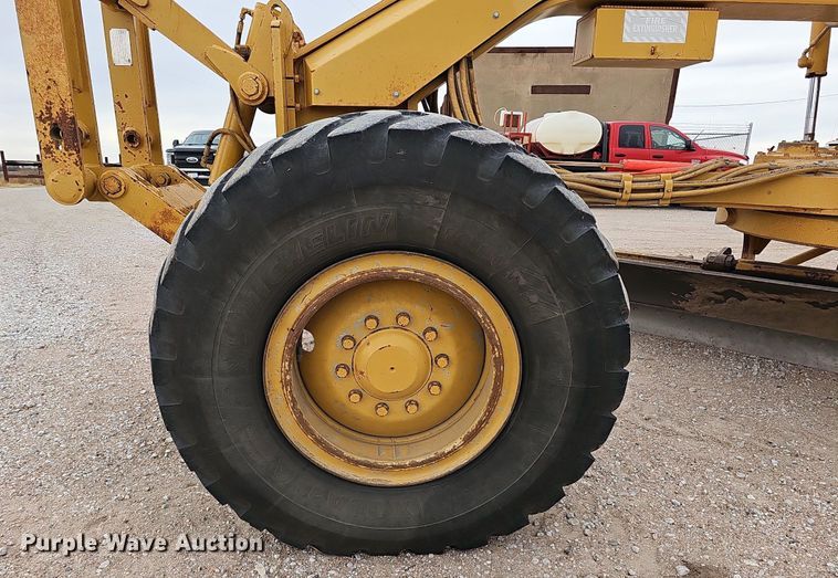 image for item DS5684 2001 Caterpillar 140H VHP  motor grader