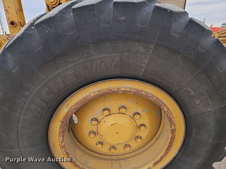 image for item DS5684 2001 Caterpillar 140H VHP  motor grader