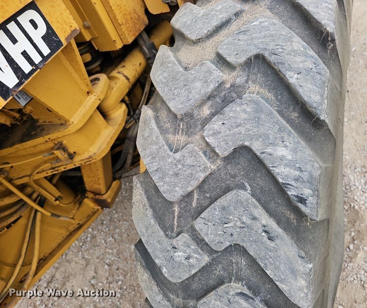 image for item DS5684 2001 Caterpillar 140H VHP  motor grader