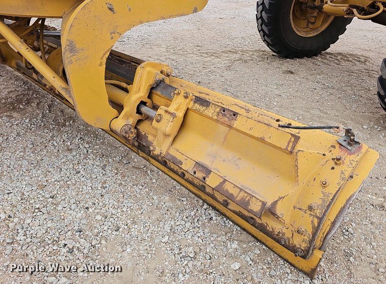 image for item DS5685 1998 Caterpillar 140H VHP motor grader