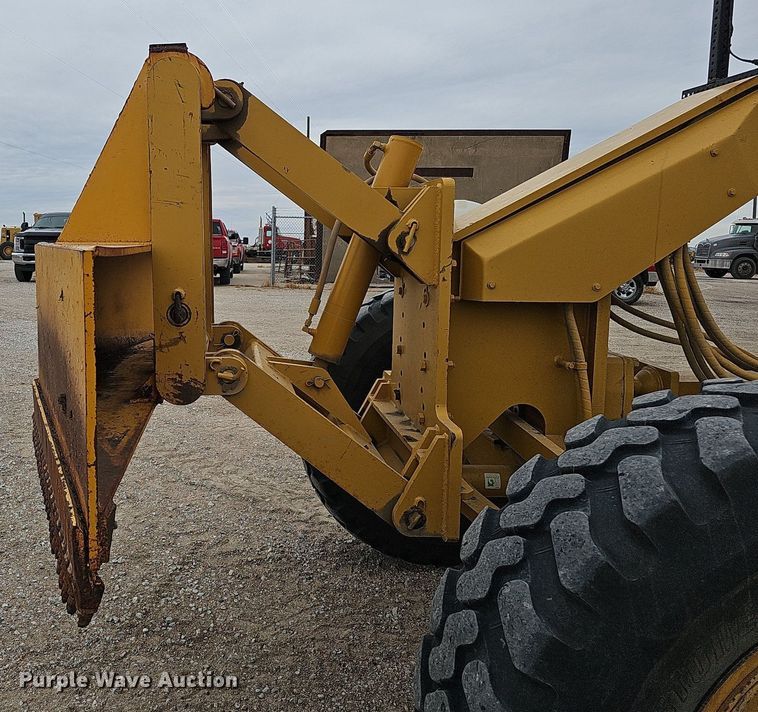 image for item DS5685 1998 Caterpillar 140H VHP motor grader