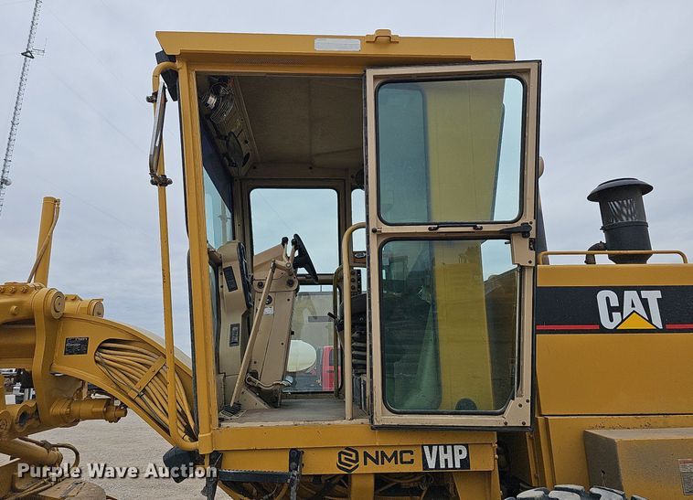 image for item DS5685 1998 Caterpillar 140H VHP motor grader