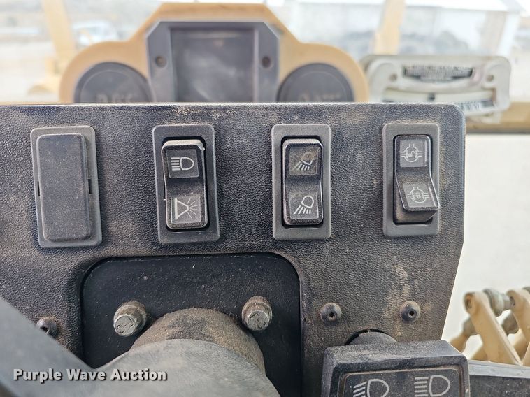 image for item DS5685 1998 Caterpillar 140H VHP motor grader