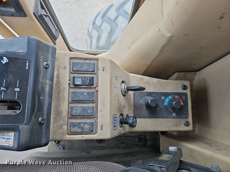 image for item DS5685 1998 Caterpillar 140H VHP motor grader