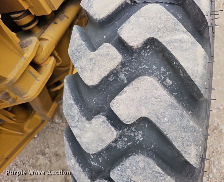 image for item DS5685 1998 Caterpillar 140H VHP motor grader