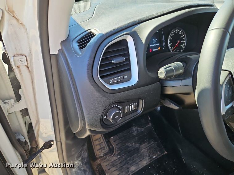 image for item EI3546 2019 Jeep Renegade Latitude SUV