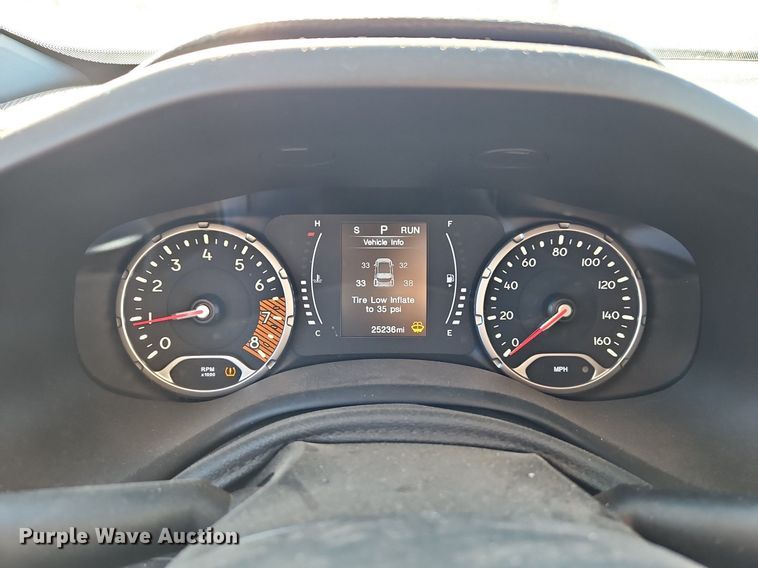 image for item EI3546 2019 Jeep Renegade Latitude SUV