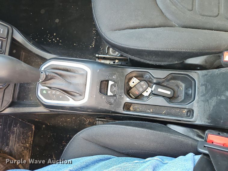 image for item EI3546 2019 Jeep Renegade Latitude SUV