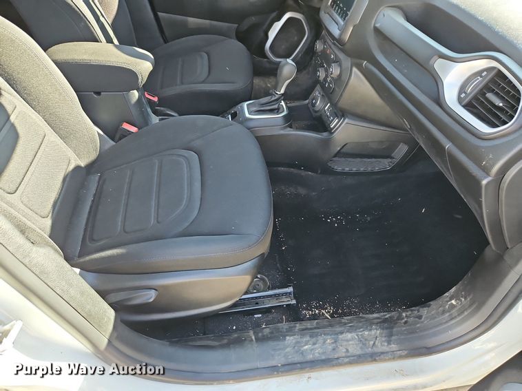 image for item EI3546 2019 Jeep Renegade Latitude SUV