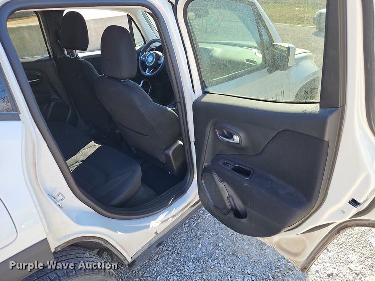 image for item EI3546 2019 Jeep Renegade Latitude SUV