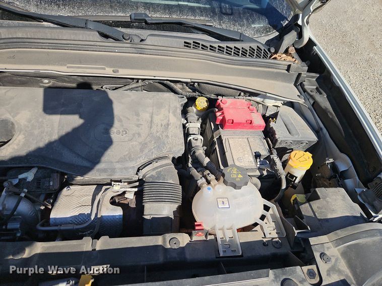 image for item EI3546 2019 Jeep Renegade Latitude SUV