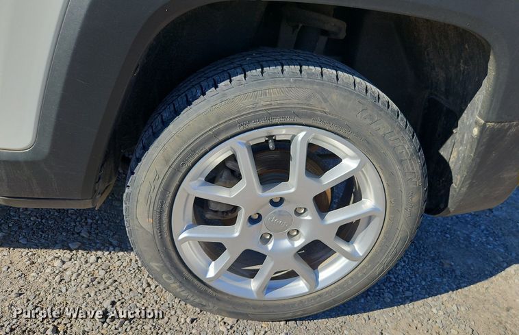 image for item EI3546 2019 Jeep Renegade Latitude SUV