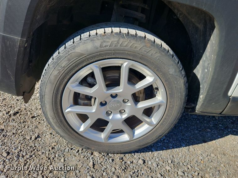 image for item EI3546 2019 Jeep Renegade Latitude SUV