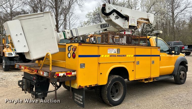 image for item EK4210 2011 Ford F550 Super Duty XL  bucket truck