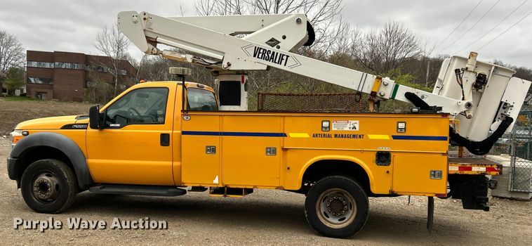image for item EK4210 2011 Ford F550 Super Duty XL  bucket truck