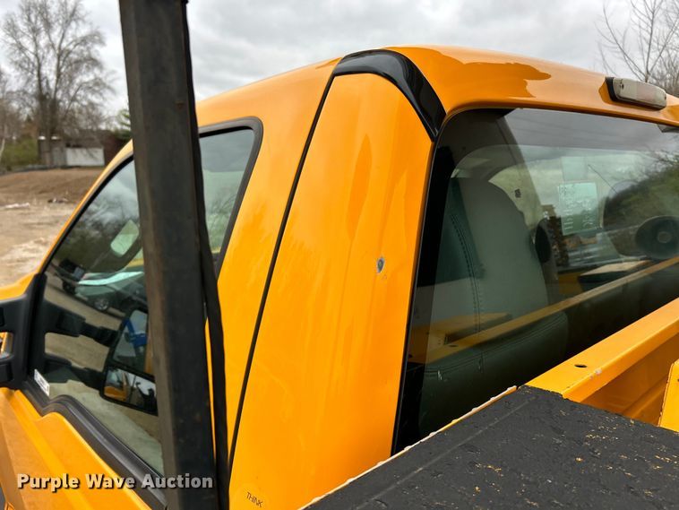 image for item EK4210 2011 Ford F550 Super Duty XL  bucket truck