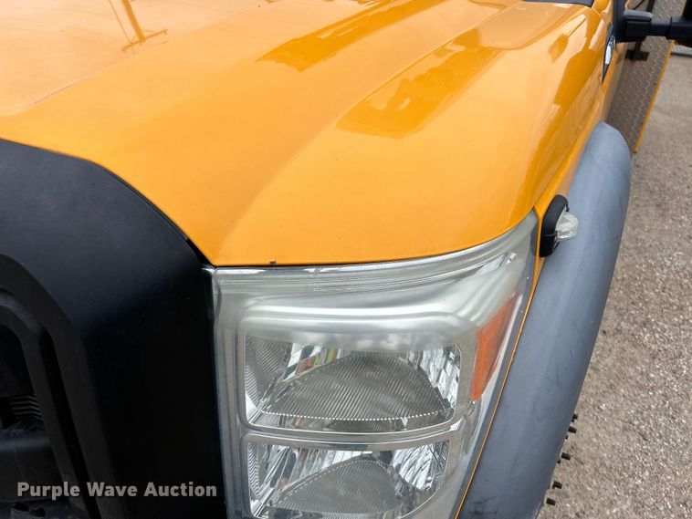 image for item EK4210 2011 Ford F550 Super Duty XL  bucket truck