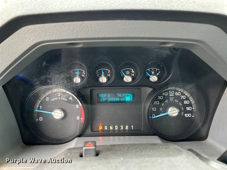 image for item EK4210 2011 Ford F550 Super Duty XL  bucket truck