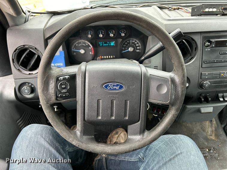 image for item EK4210 2011 Ford F550 Super Duty XL  bucket truck