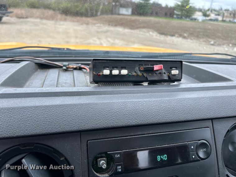 image for item EK4210 2011 Ford F550 Super Duty XL  bucket truck