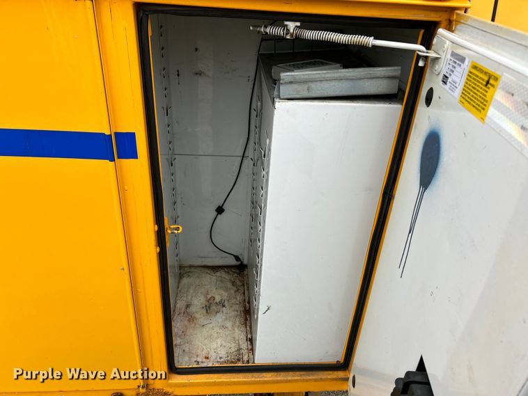 image for item EK4210 2011 Ford F550 Super Duty XL  bucket truck