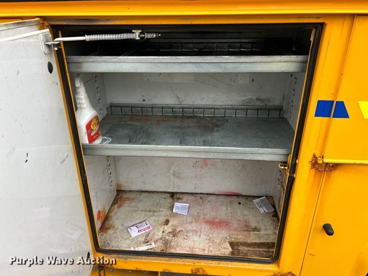 image for item EK4210 2011 Ford F550 Super Duty XL  bucket truck