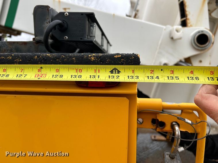 image for item EK4210 2011 Ford F550 Super Duty XL  bucket truck