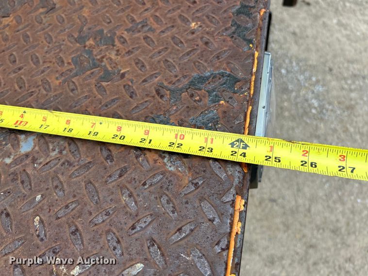 image for item EK4210 2011 Ford F550 Super Duty XL  bucket truck